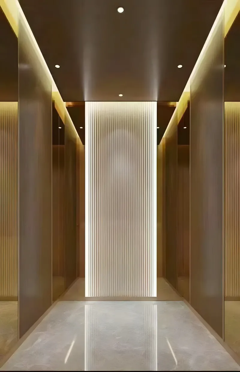 Nội thất cabin inox vân gỗ, kính sọc